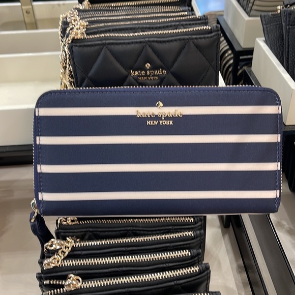 Kate Spade Chelsea Nylon Large Continental Wallet
Color: Parisian Night 
NWT - Picture 2 of 16